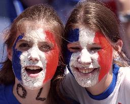 (2)France supporters in Incheon